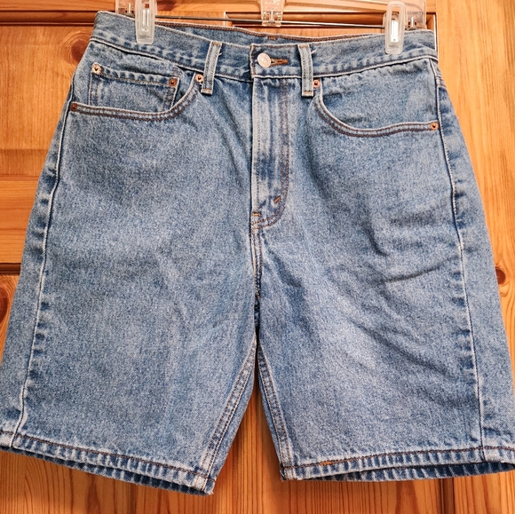Levi's Other - Levi's 505 Regular Fit Medium Wash Denim Shorts, Size 32